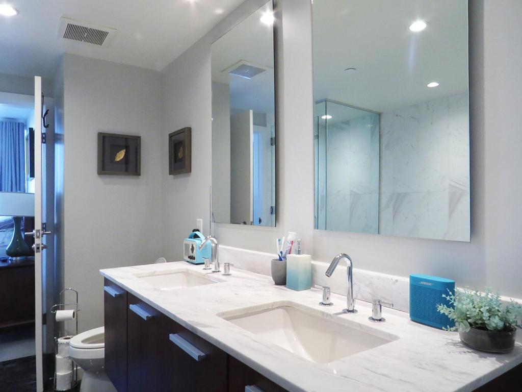11Th Heaven Apartment Victoria Bagian luar foto